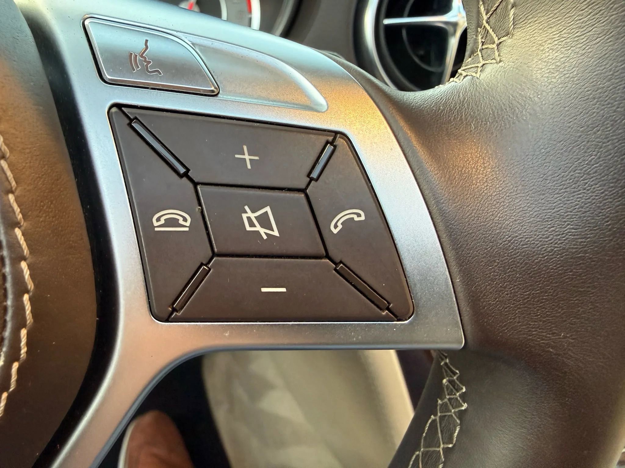 Used 2014 Mercedes-Benz SL 550 image 34