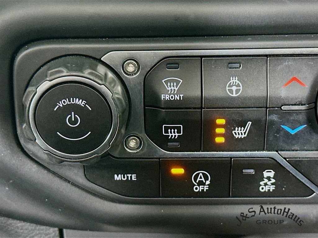 Used 2020 Jeep Wrangler Unlimited Sahara image 26