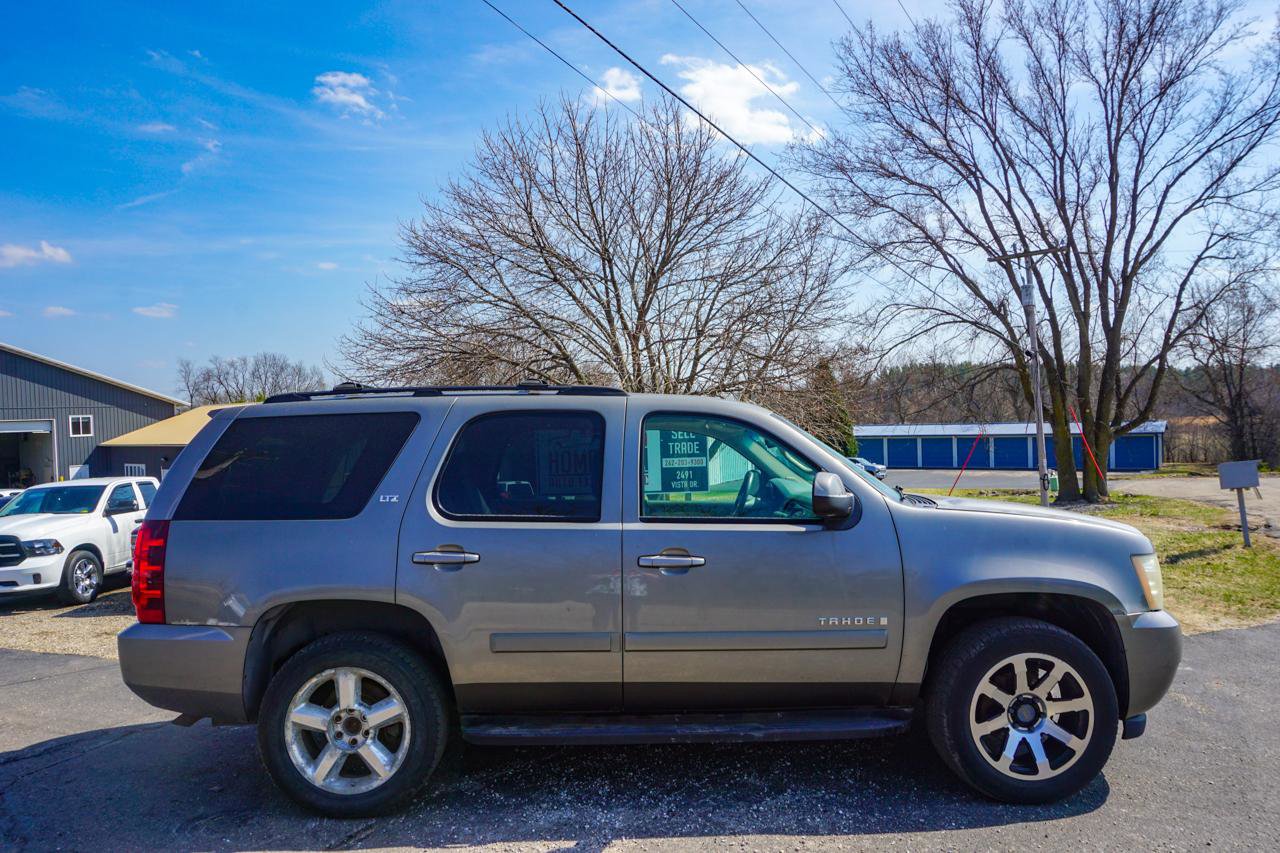Used 2007 Chevrolet Tahoe LTZ w/ LTZ Preferred Equipment Group image 2