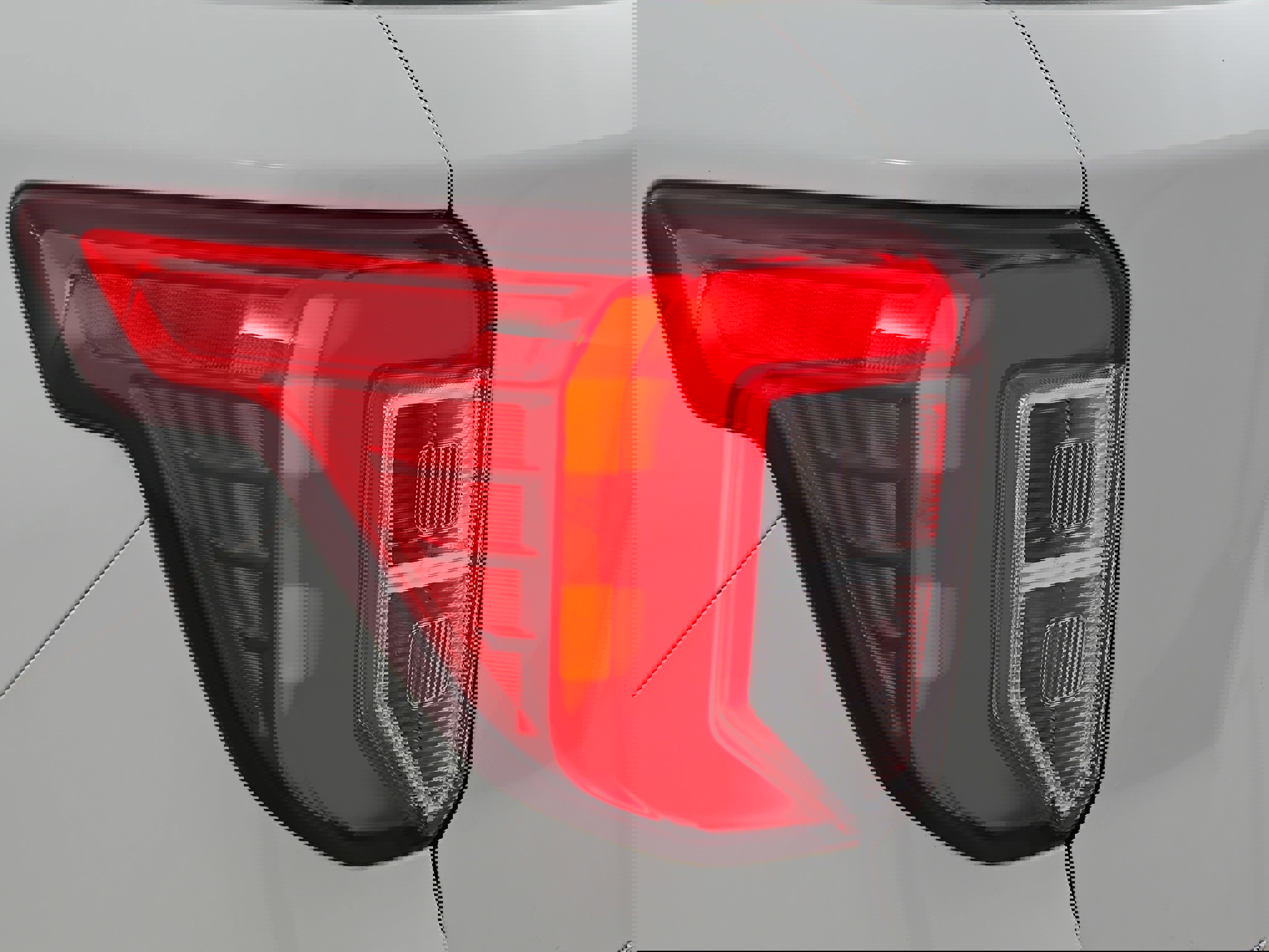 Used 2020 Ford Explorer Platinum w/ Premium Technology Package image 36