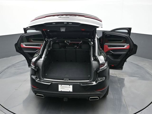 Certified 2024 Porsche Cayenne Coupe AWD/4WD image 28