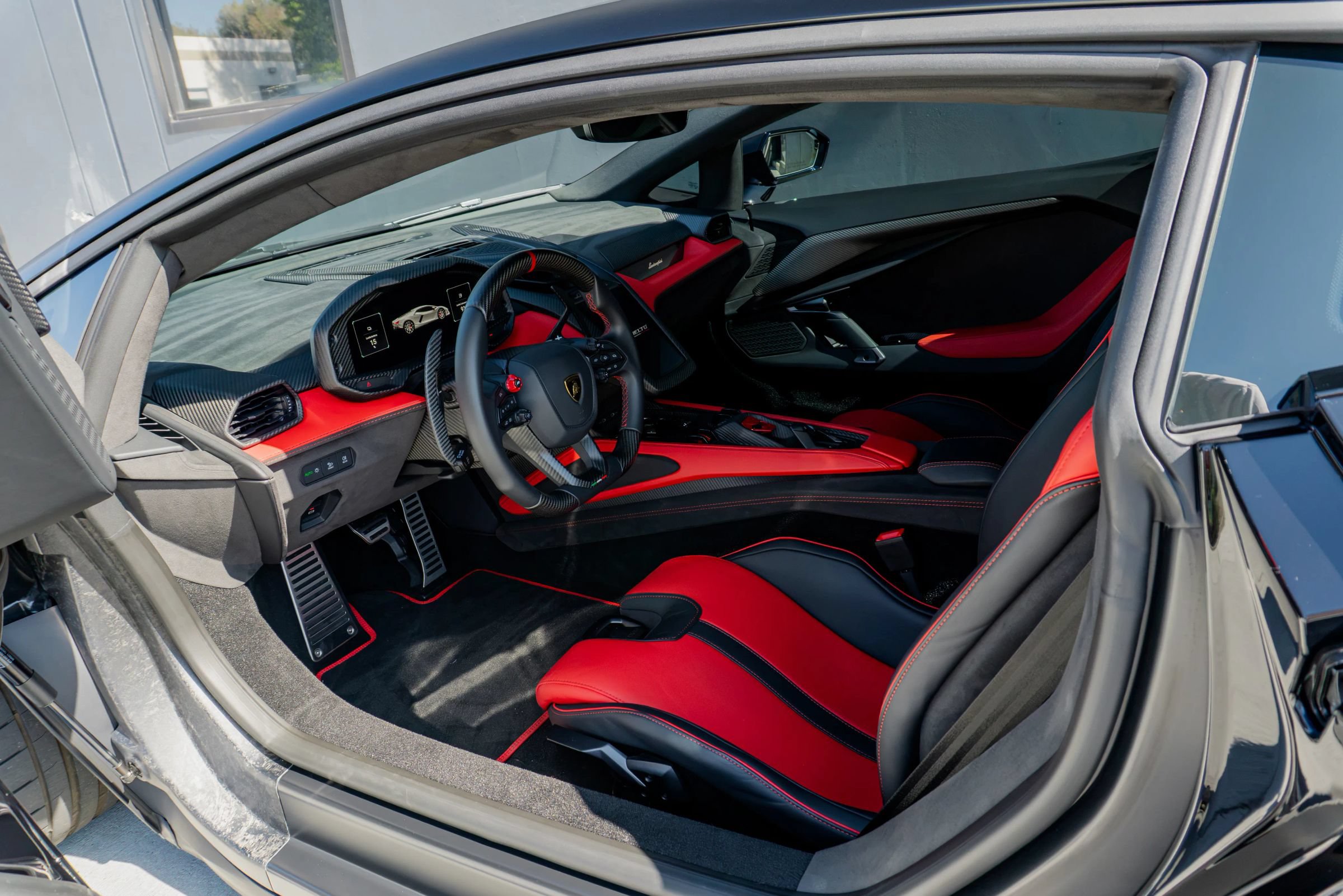 Used 2025 Lamborghini Revuelto AWD/4WD image 55