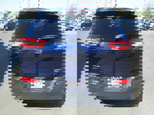 Used 2016 Jeep Cherokee Sport image 5