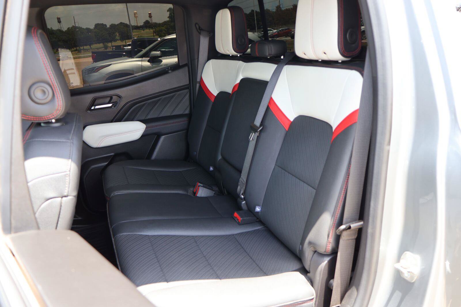Used 2024 GMC Canyon AT4X AWD/4WD image 14