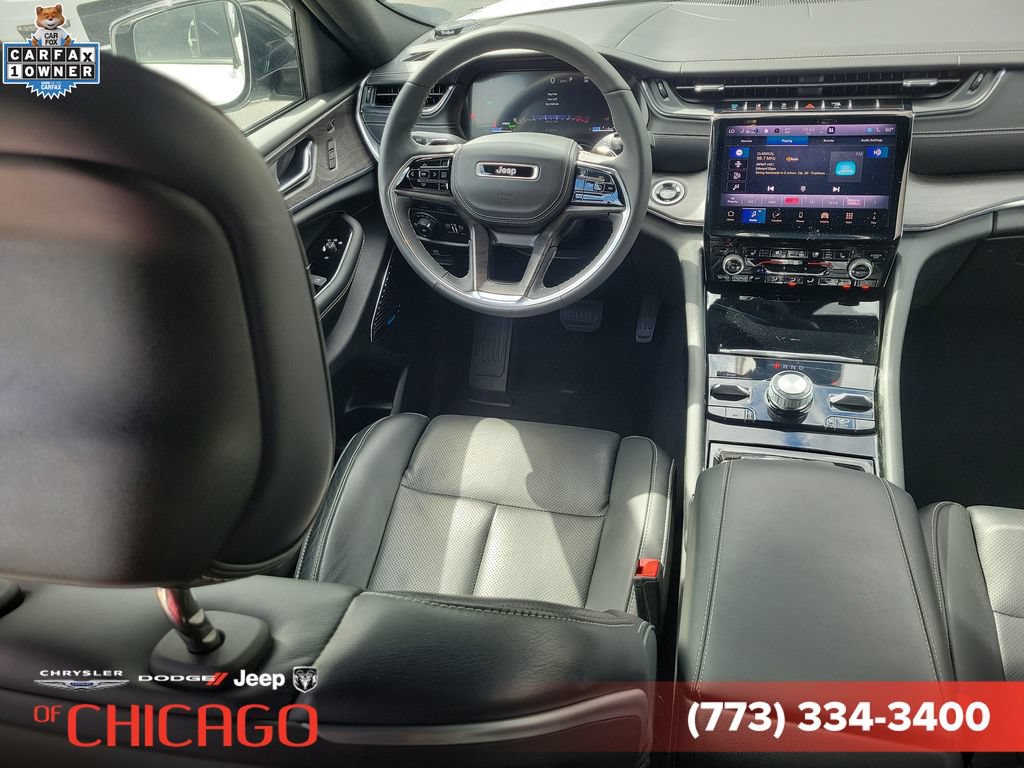 Used 2024 Jeep Grand Cherokee Overland w/ Luxury Tech Group IV AWD/4WD image 15
