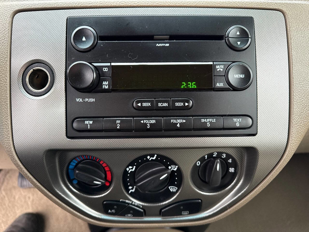 Used 2006 Ford Focus SES image 24