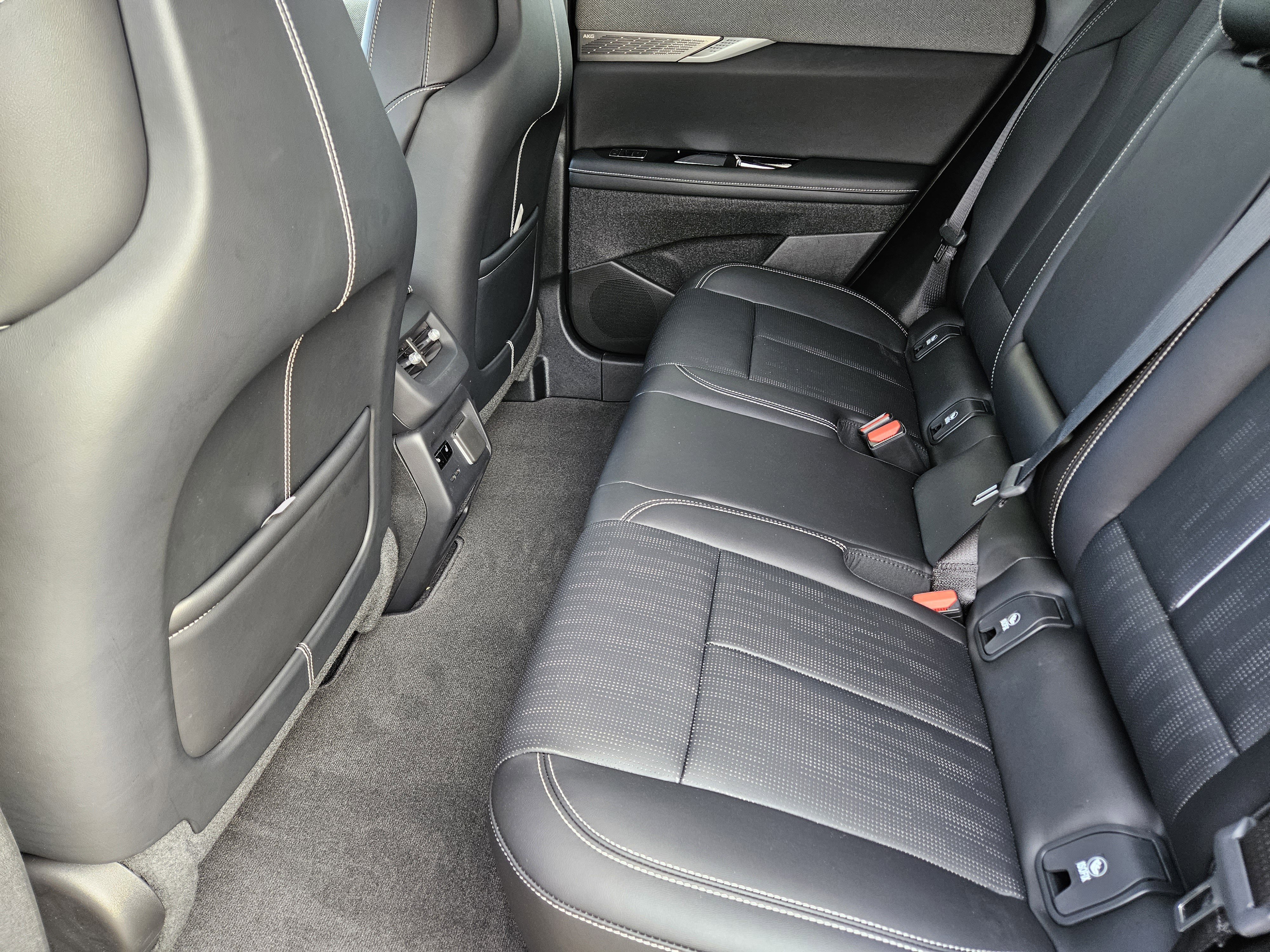 New 2026 Cadillac Optiq Sport 2 image 20