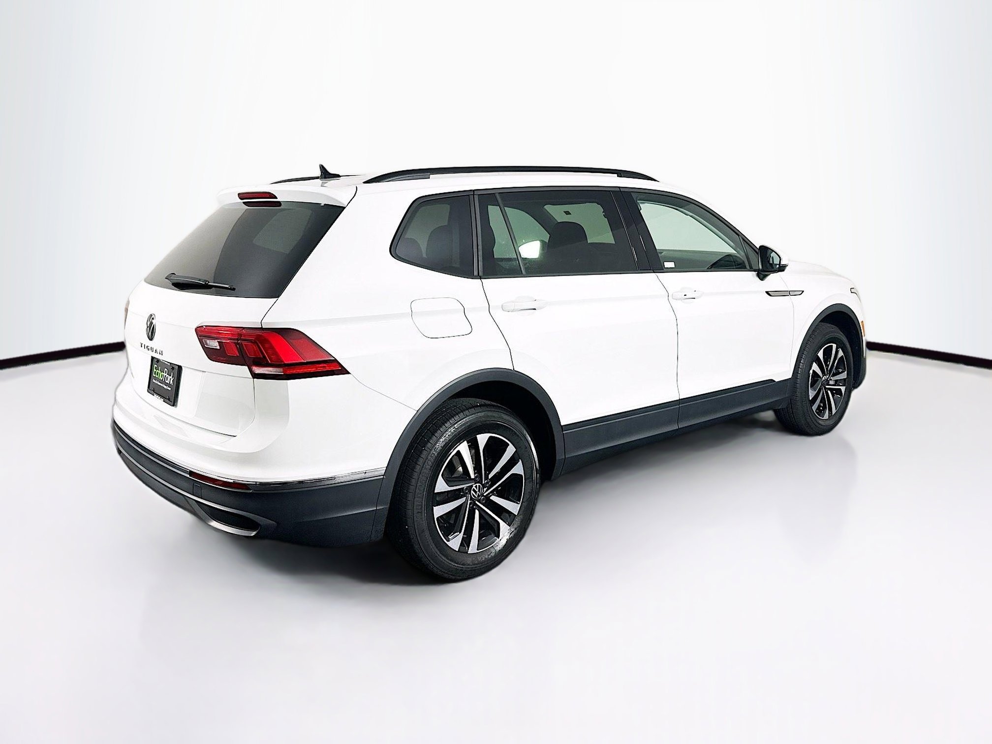 Used 2024 Volkswagen Tiguan S image 9