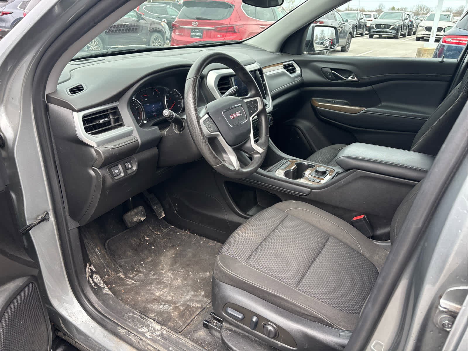 Used 2023 GMC Acadia SLE w/ Driver Convenience Package image 6