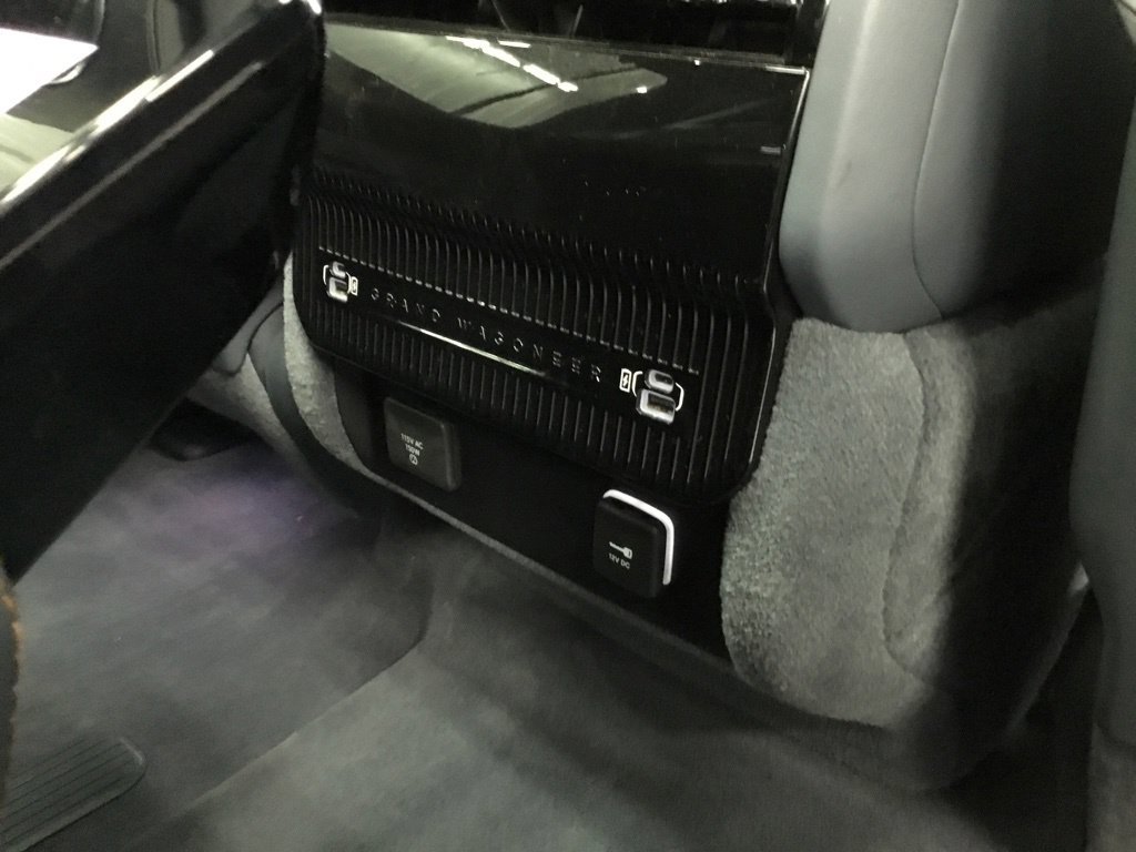 Used 2022 Jeep Grand Wagoneer Series II AWD/4WD image 23
