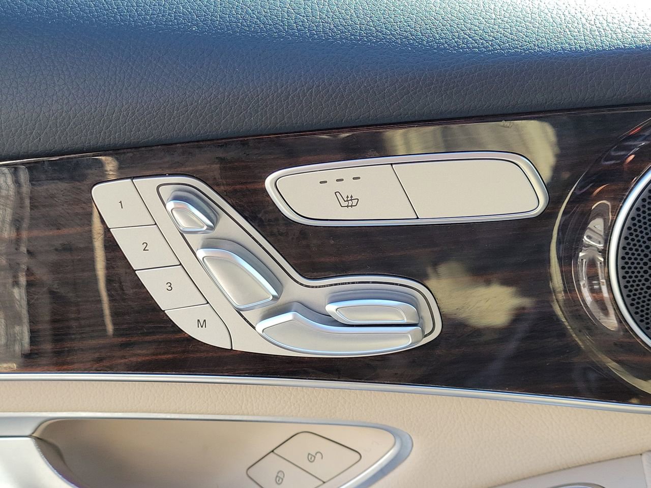 Certified 2022 Mercedes-Benz GLC 300 image 25