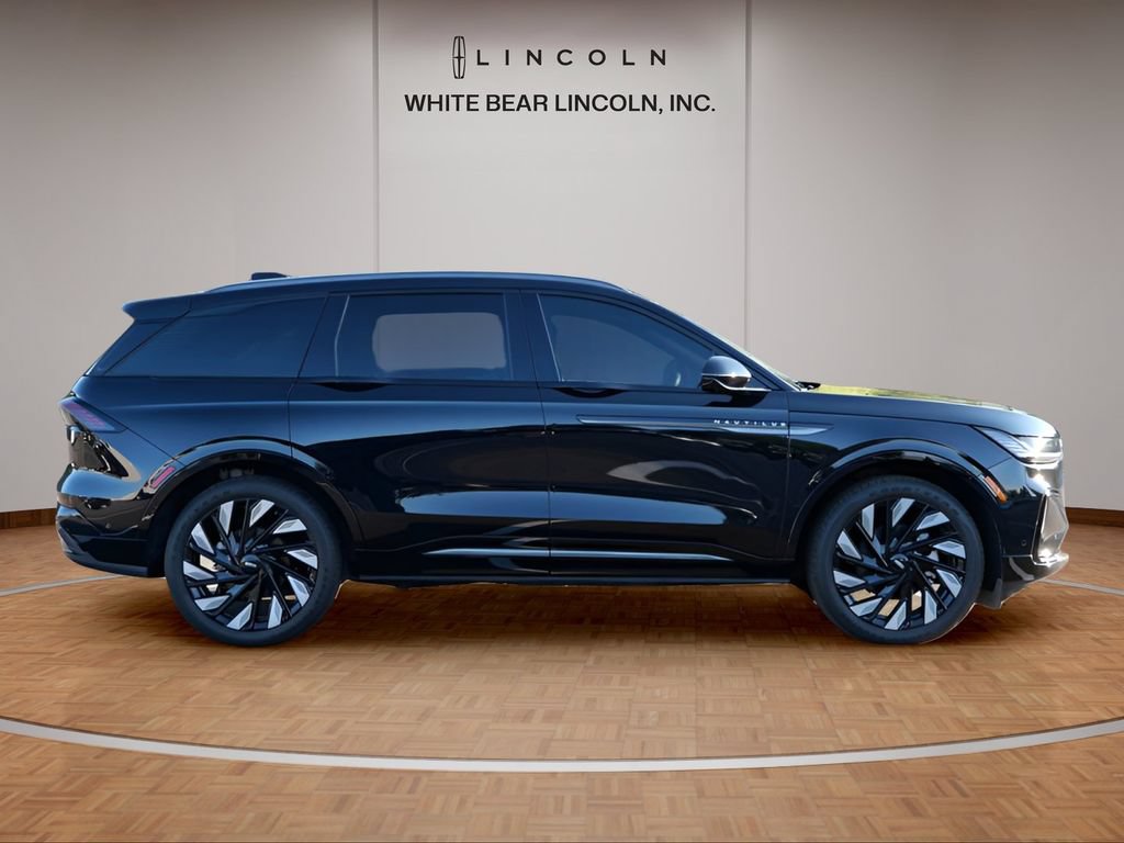 Used 2024 Lincoln Nautilus Reserve w/ Equipment Group 203A AWD/4WD image 11