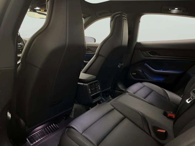 Used 2021 Porsche Taycan RWD image 61