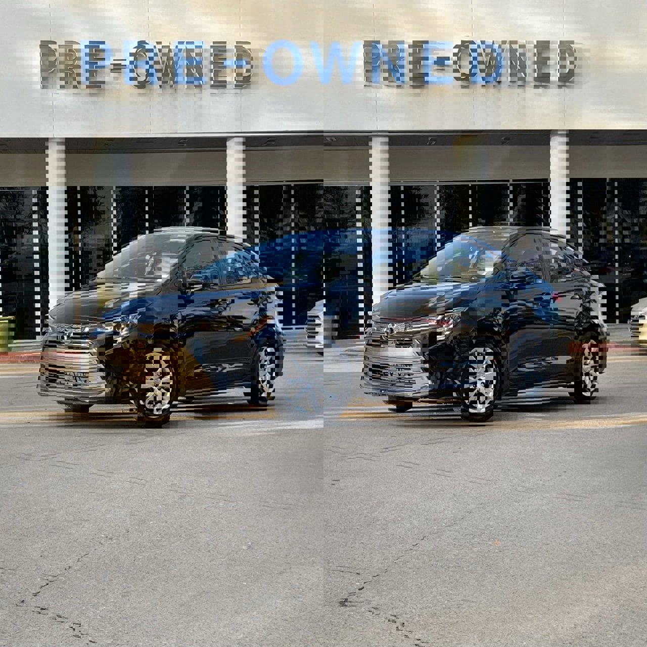 Used 2024 Toyota Corolla LE image 2