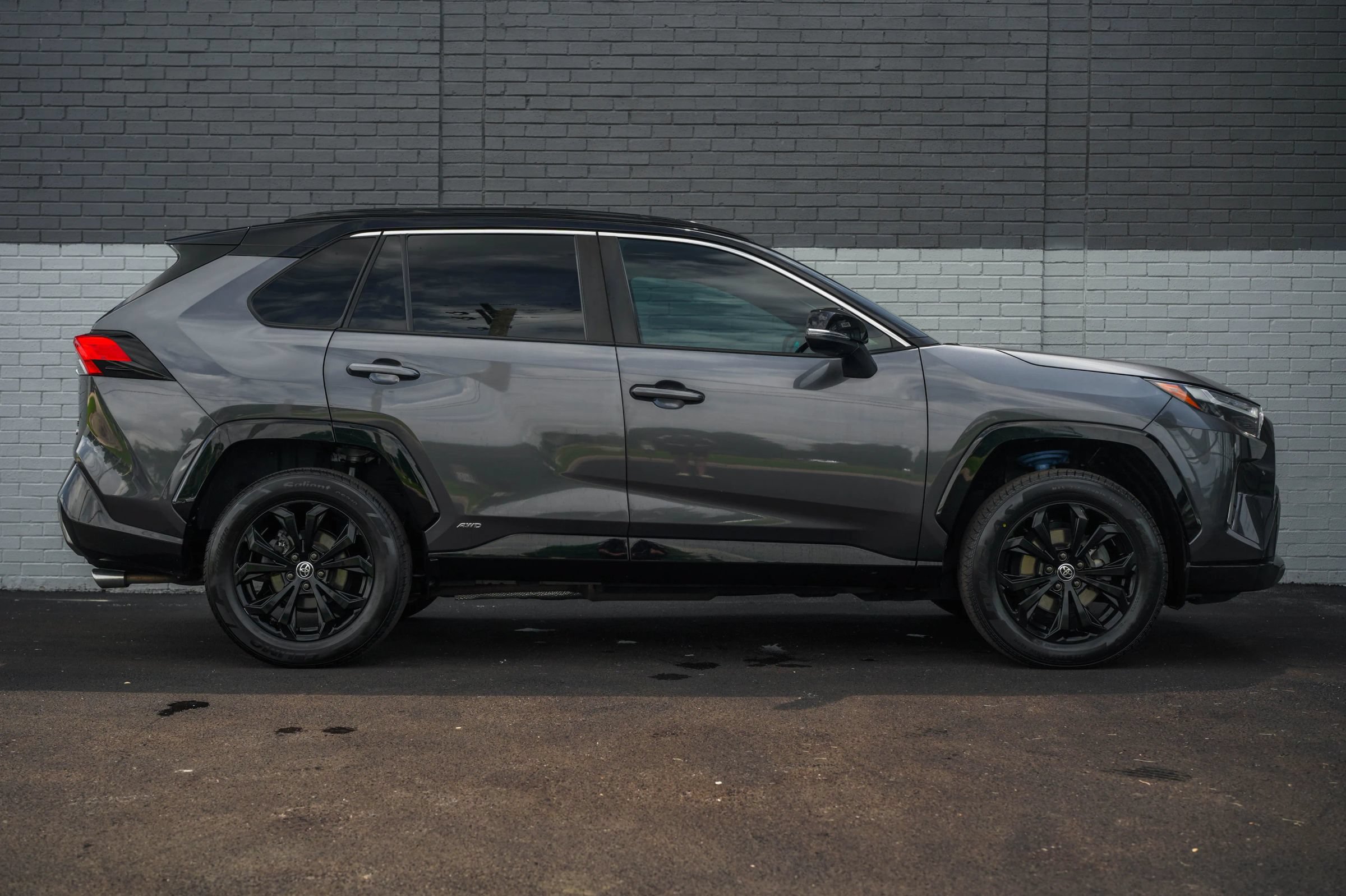 Used 2022 Toyota RAV4 XSE AWD/4WD image 4