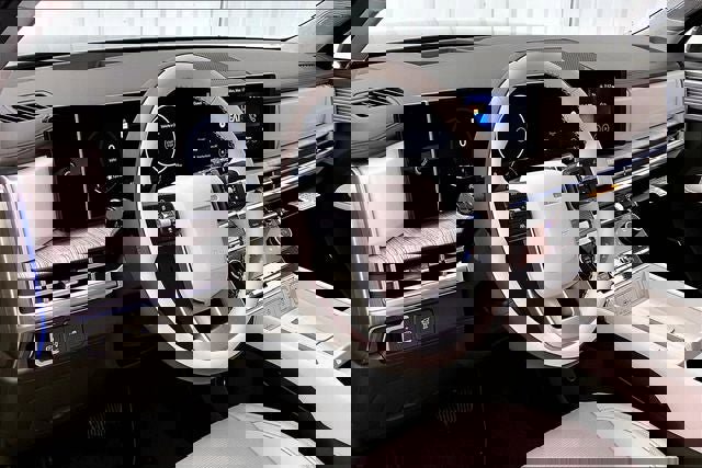 Used 2025 Hyundai Santa Fe Calligraphy image 8