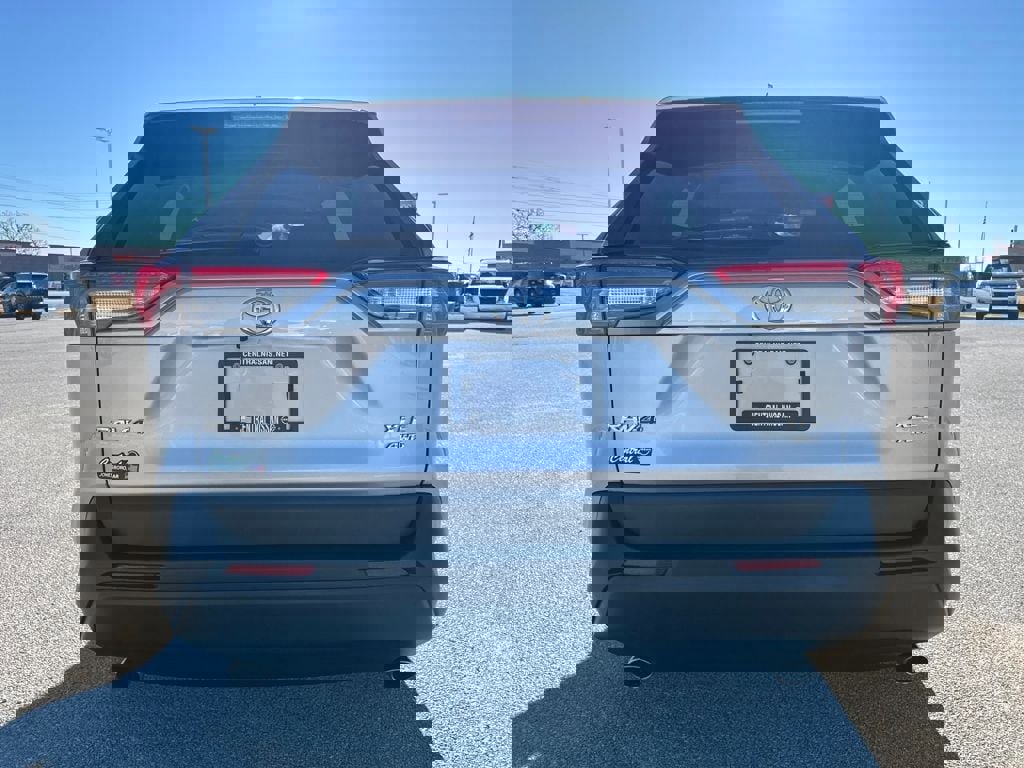 Used 2024 Toyota RAV4 XLE image 5