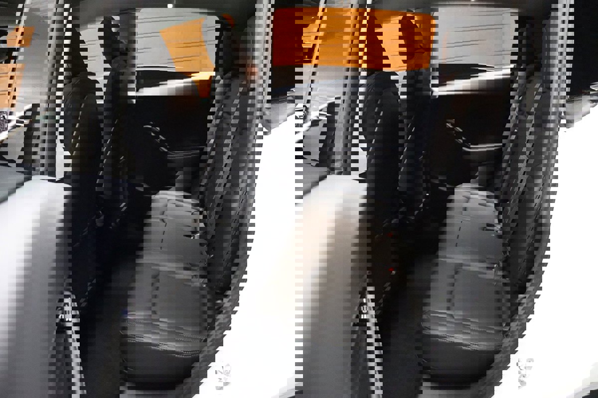 Used 2023 Tesla Model Y Long Range image 27