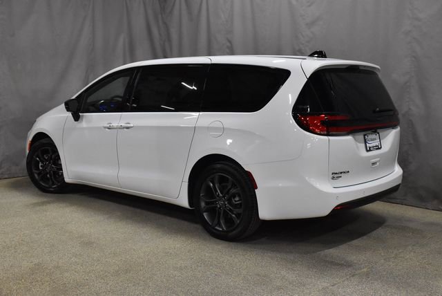 New 2026 Chrysler Pacifica Select image 7