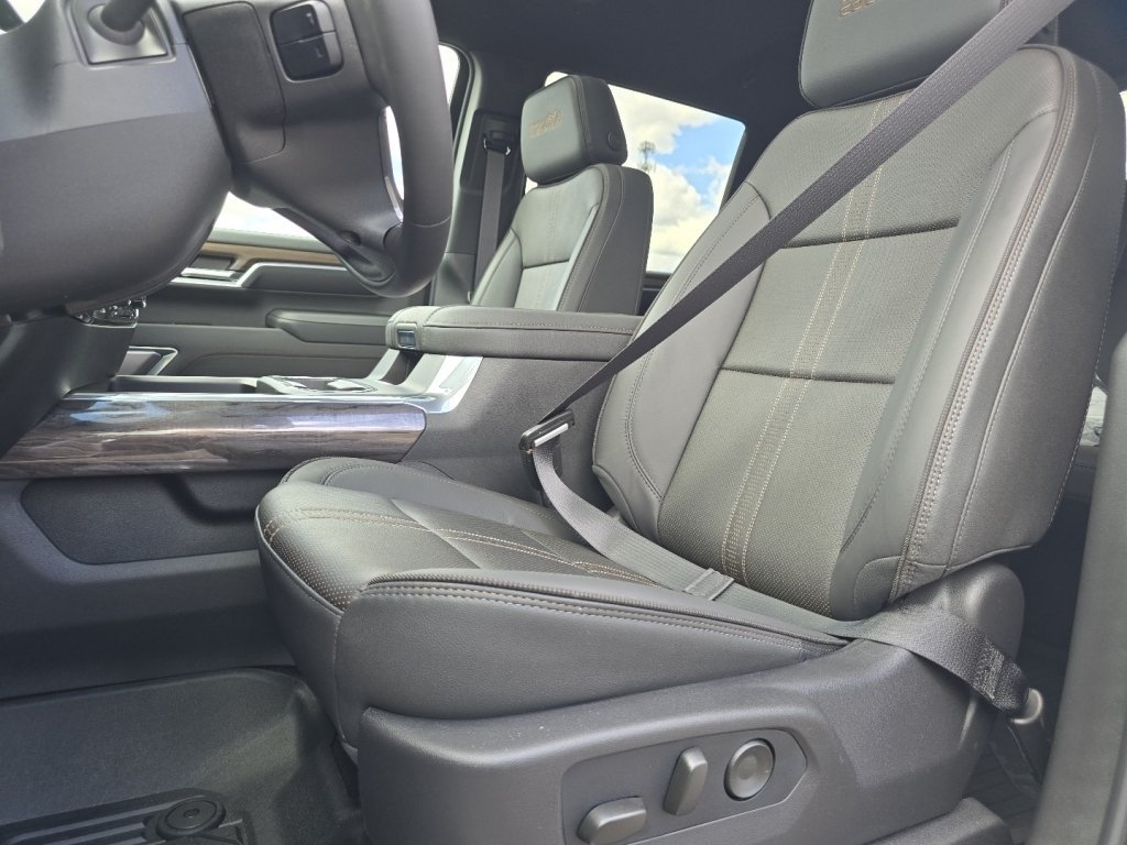 New 2026 Chevrolet Silverado 2500 High Country w/ High Country Premium Package AWD/4WD image 17