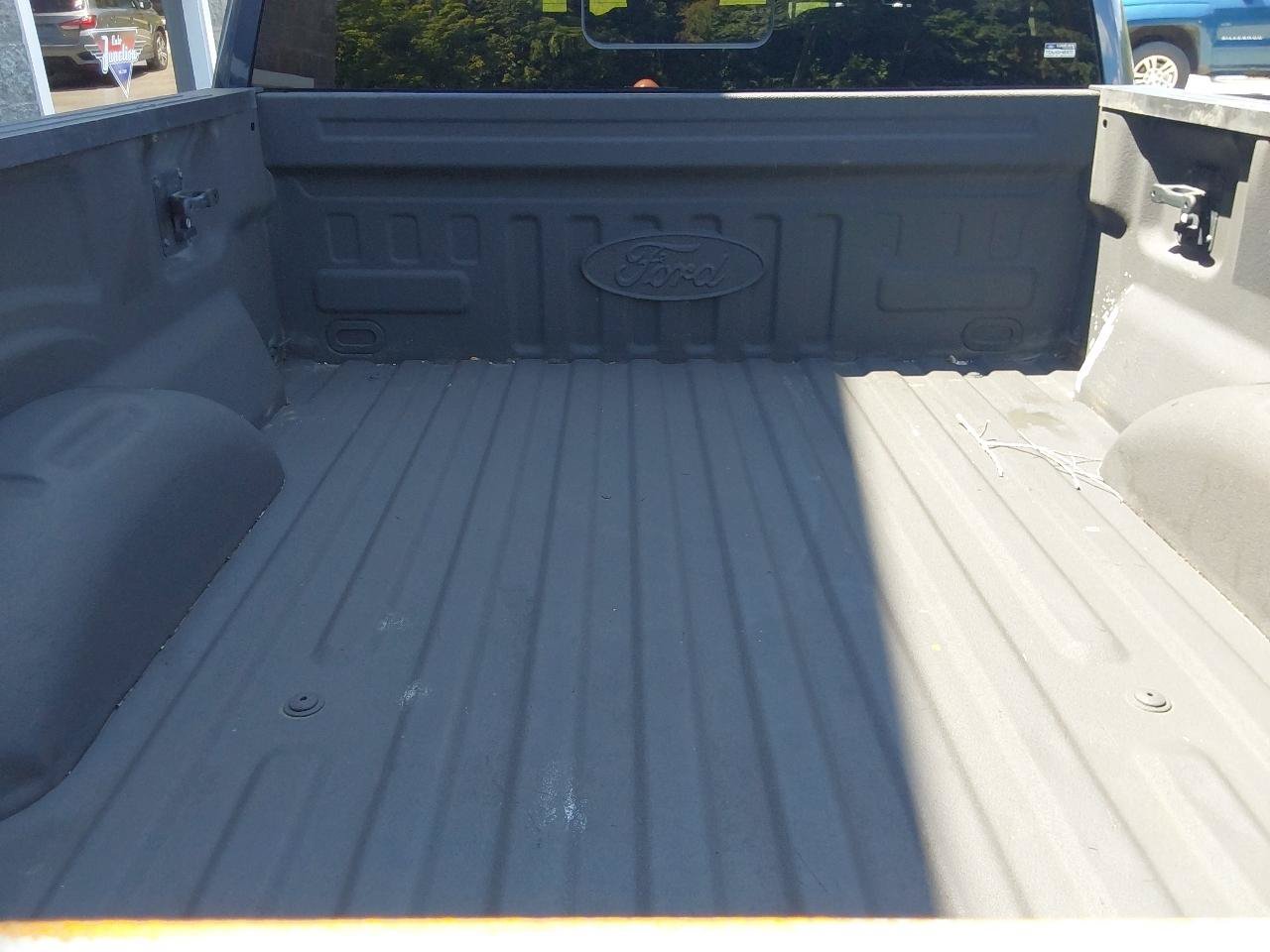Used 2015 Ford F150 Lariat AWD/4WD image 6