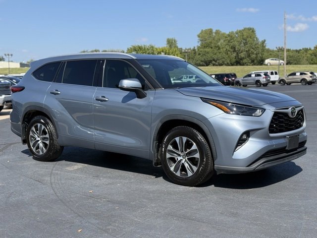 Used 2022 Toyota Highlander XLE