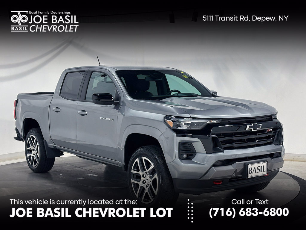 Used 2024 Chevrolet Colorado Z71 w/ Z71 Convenience Package 2