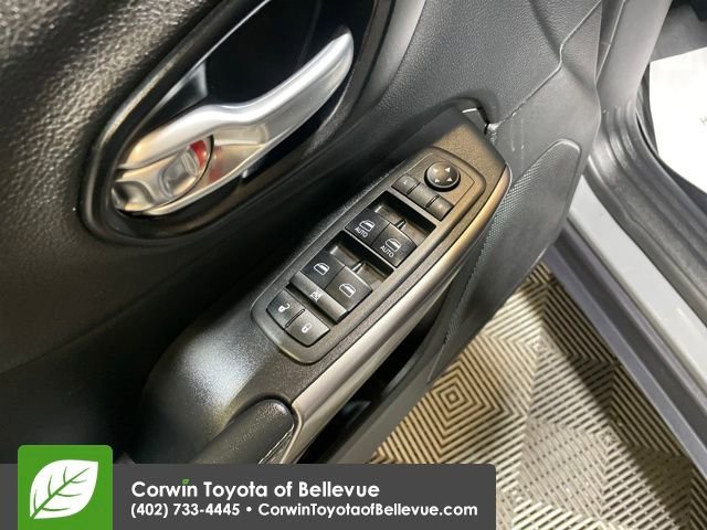 Used 2021 Jeep Cherokee Latitude Lux image 11