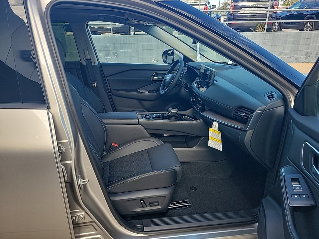 New 2026 Nissan Rogue Platinum w/ Platinum Premium Package image 17