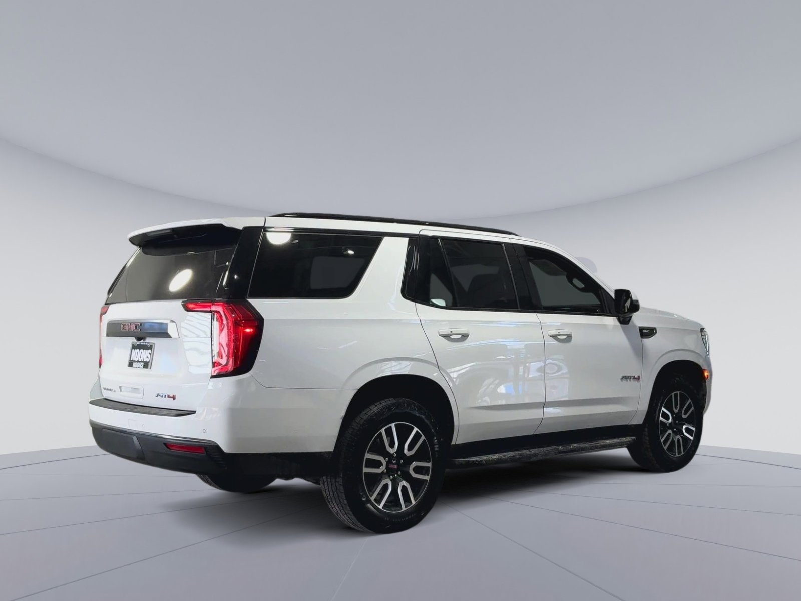 Used 2022 GMC Yukon AT4 image 2