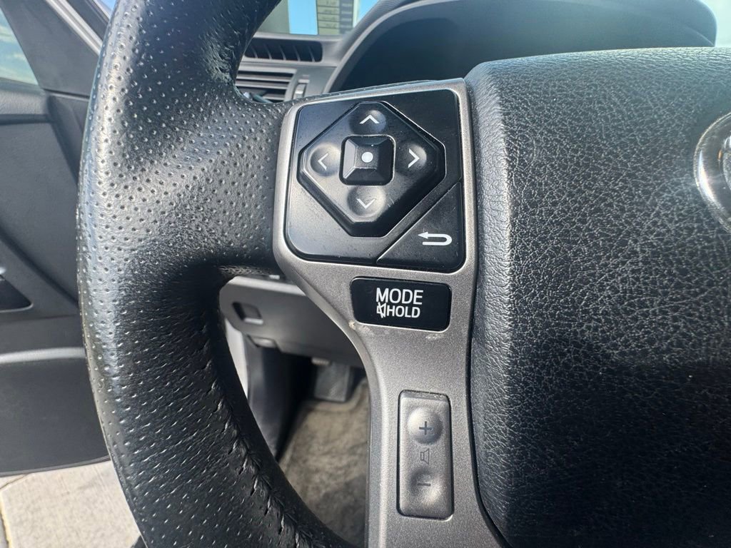 Used 2018 Toyota 4Runner SR5 AWD/4WD image 13