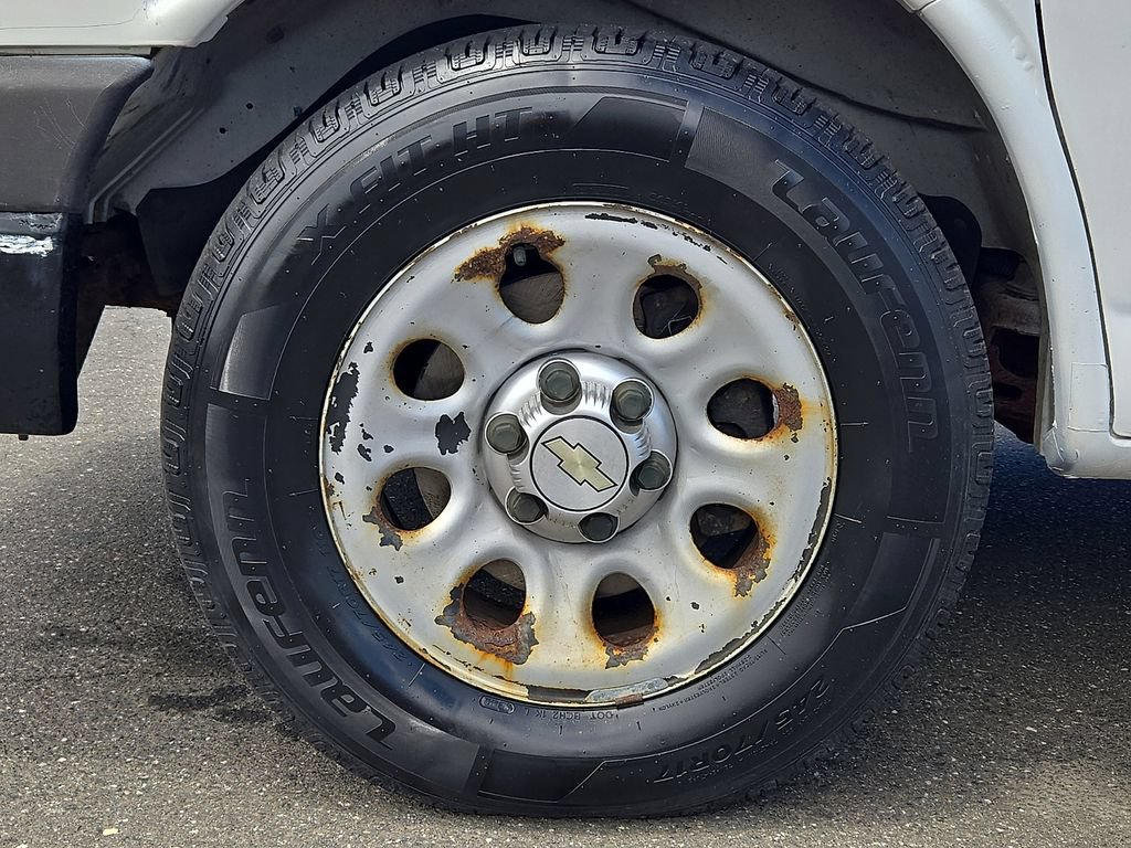 Used 2011 Chevrolet Express 1500 RWD image 9