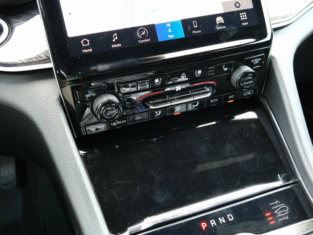 Used 2024 Jeep Grand Cherokee Trailhawk image 25