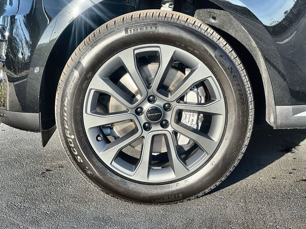 Used 2026 Land Rover Range Rover Sport SE image 10
