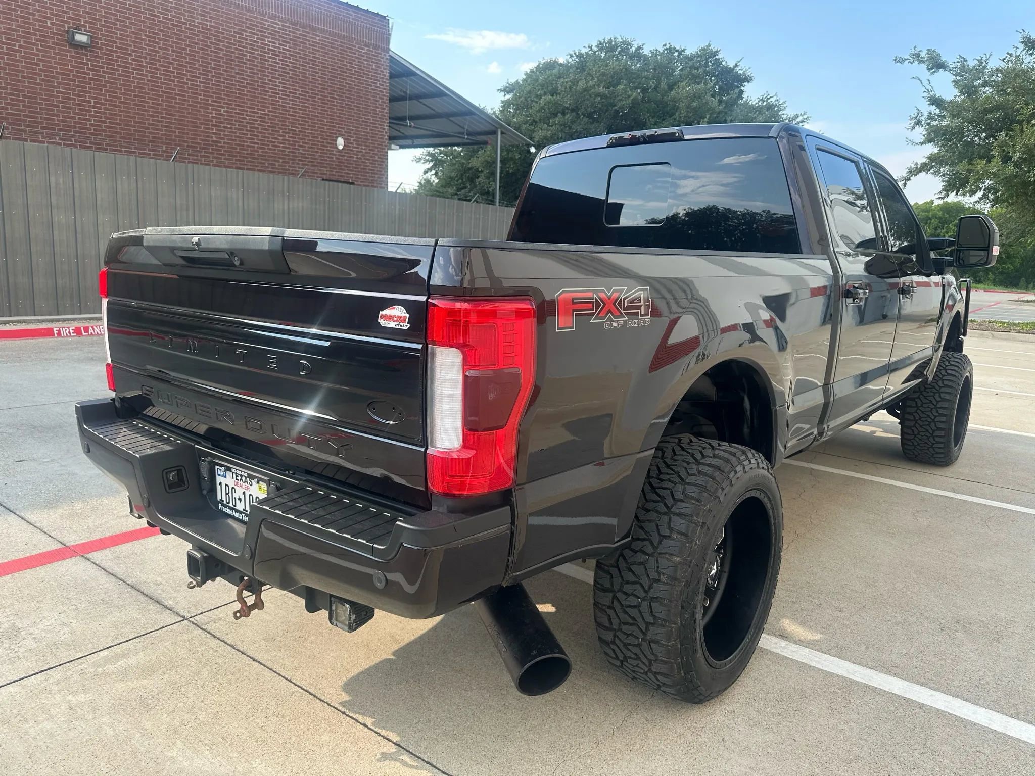 Used 2019 Ford F350 Limited image 10