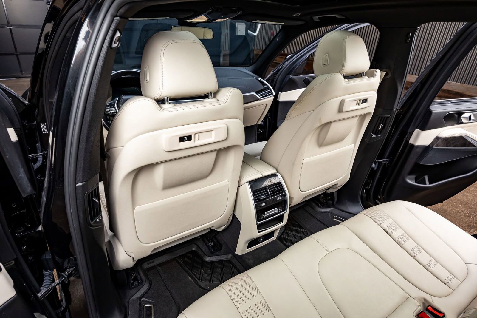 Used 2022 BMW X5 xDrive40i w/ Executive Package image 28