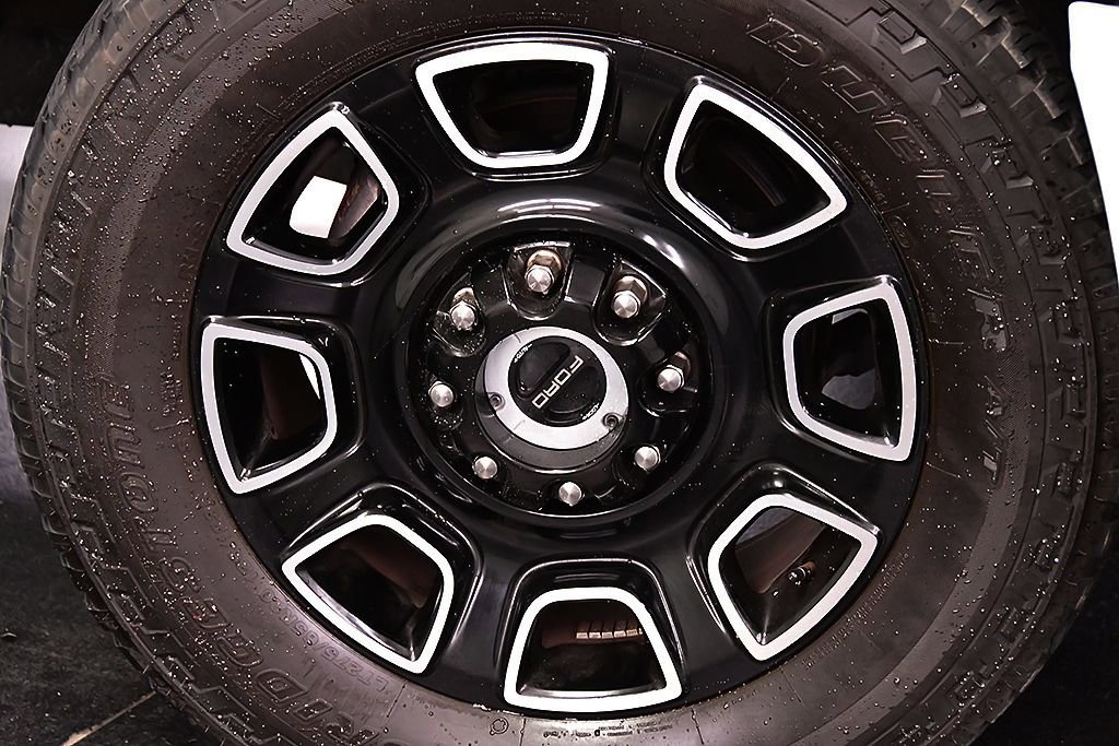 Used 2025 Ford F250 Platinum w/ FX4 Off-Road Package image 9