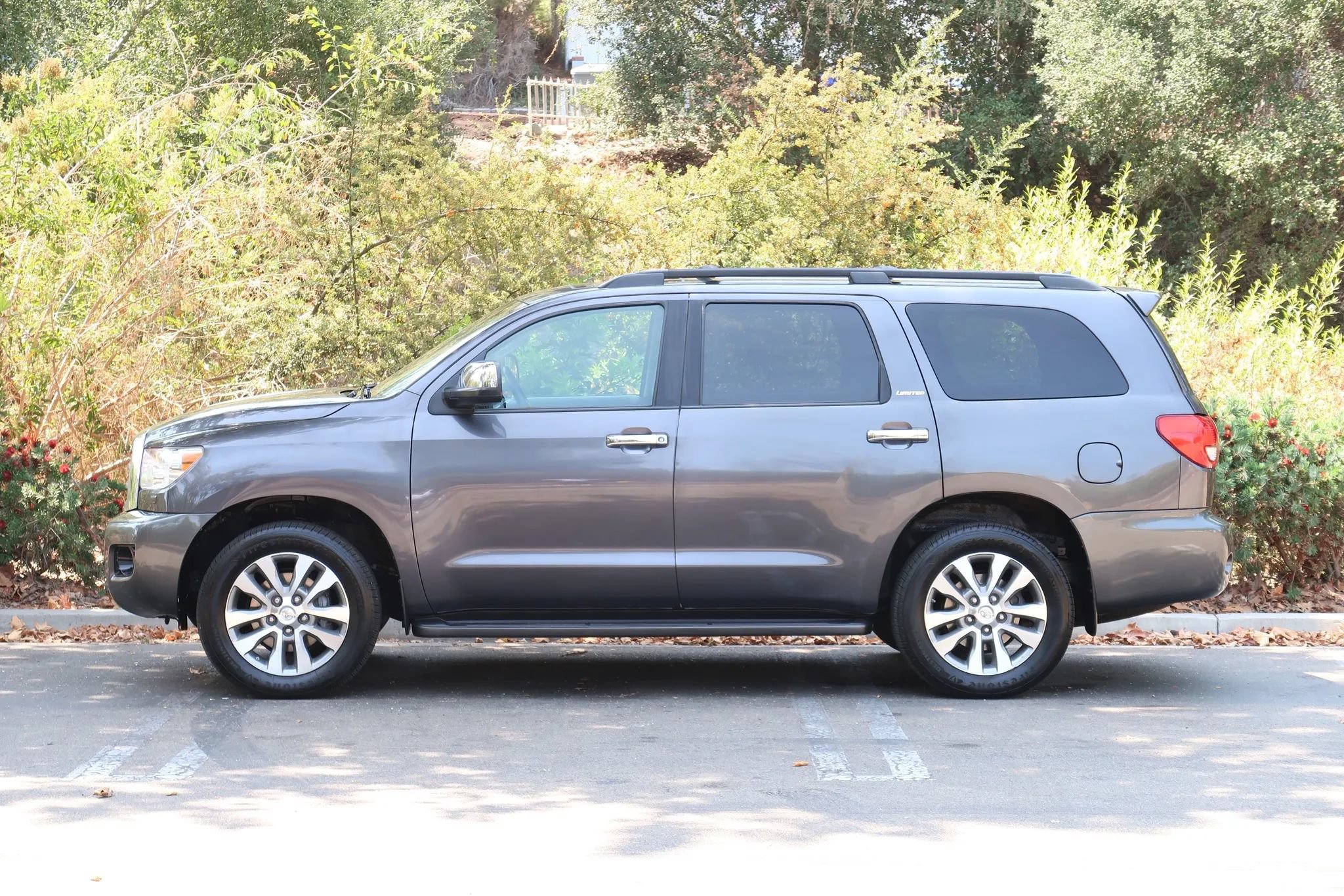 Used 2017 Toyota Sequoia Limited w/ Safety & Convenience Package AWD/4WD image 6