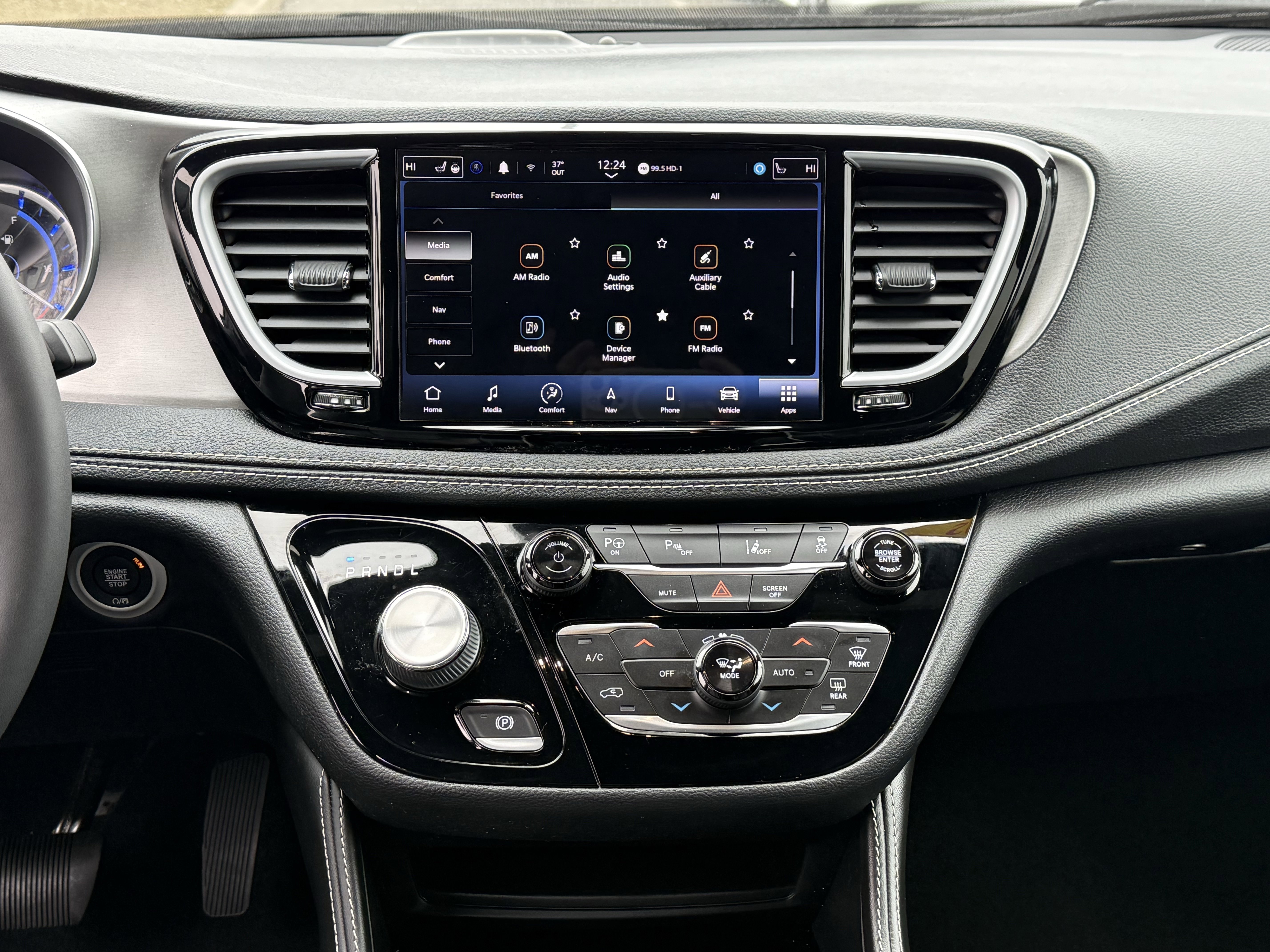 Used 2022 Chrysler Pacifica Limited w/ S Appearance Package image 3