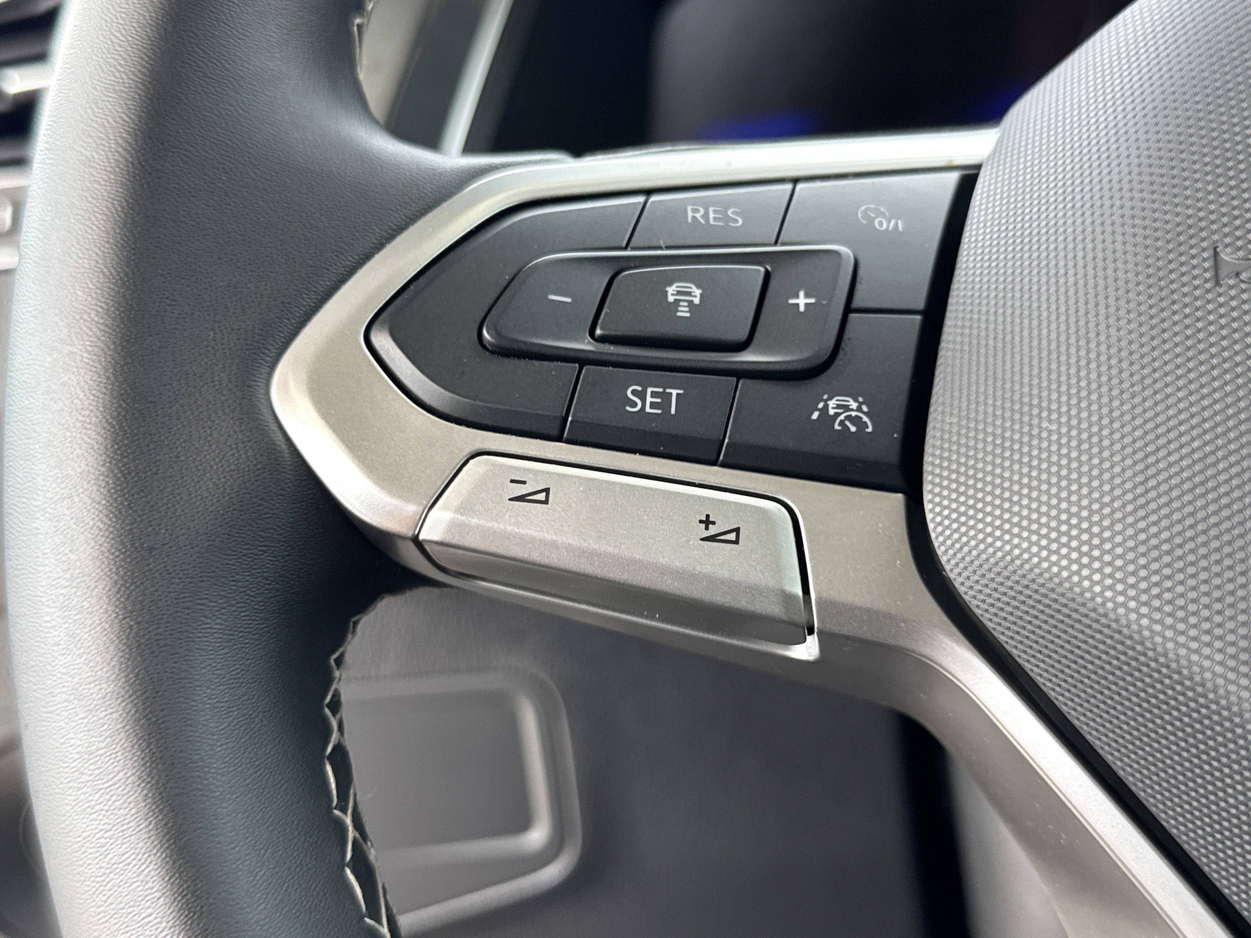 Used 2024 Volkswagen Tiguan S FWD image 19
