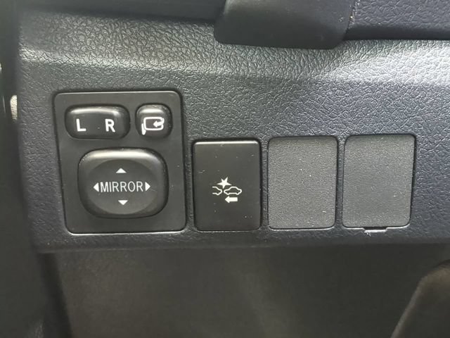 Used 2018 Toyota Corolla iM FWD image 25