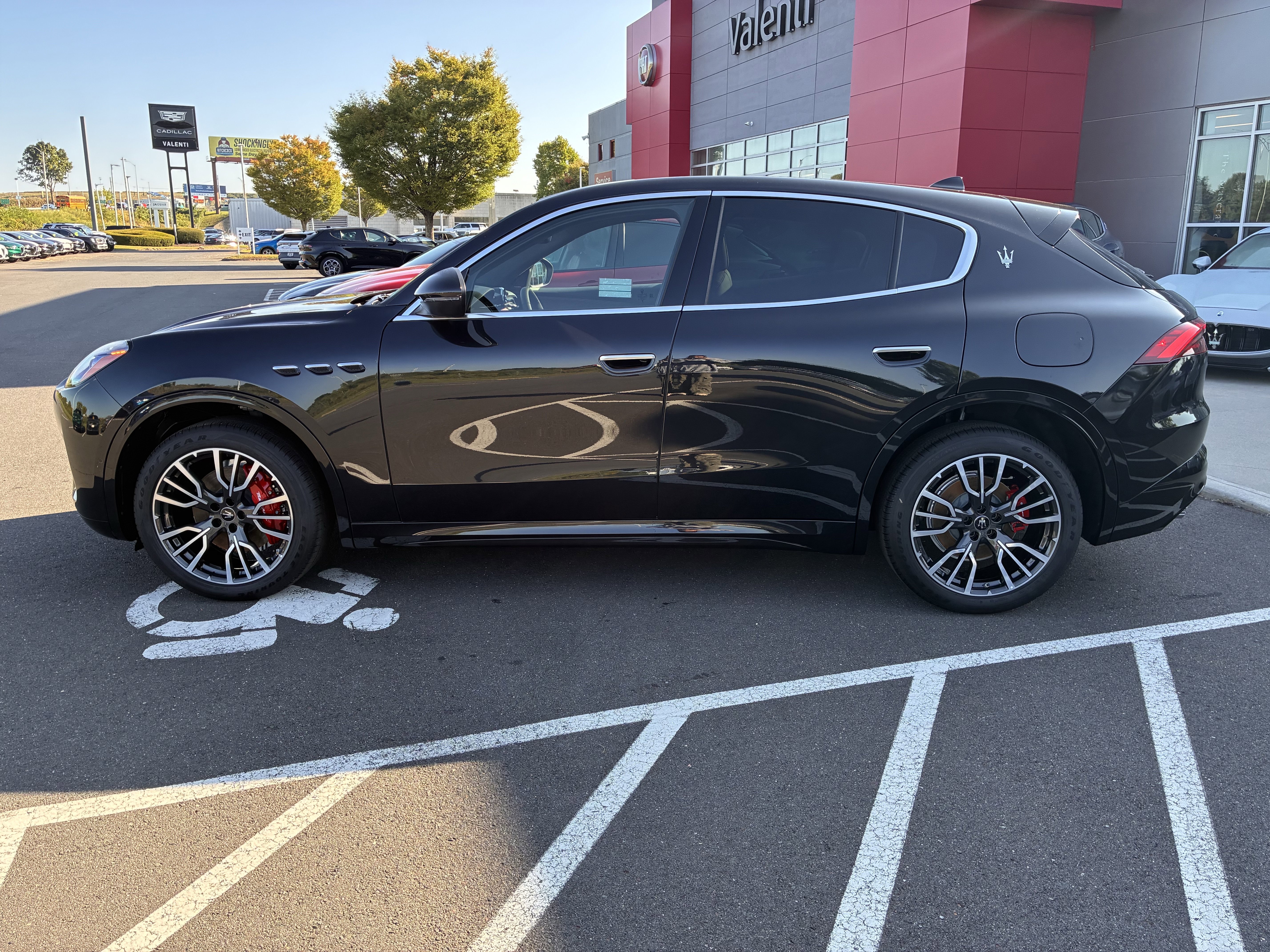 New 2025 Maserati Grecale GT image 6