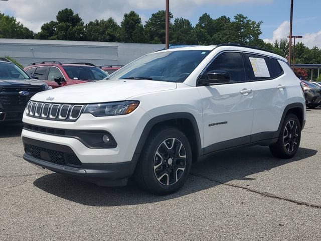 Used 2022 Jeep Compass Latitude FWD image 3