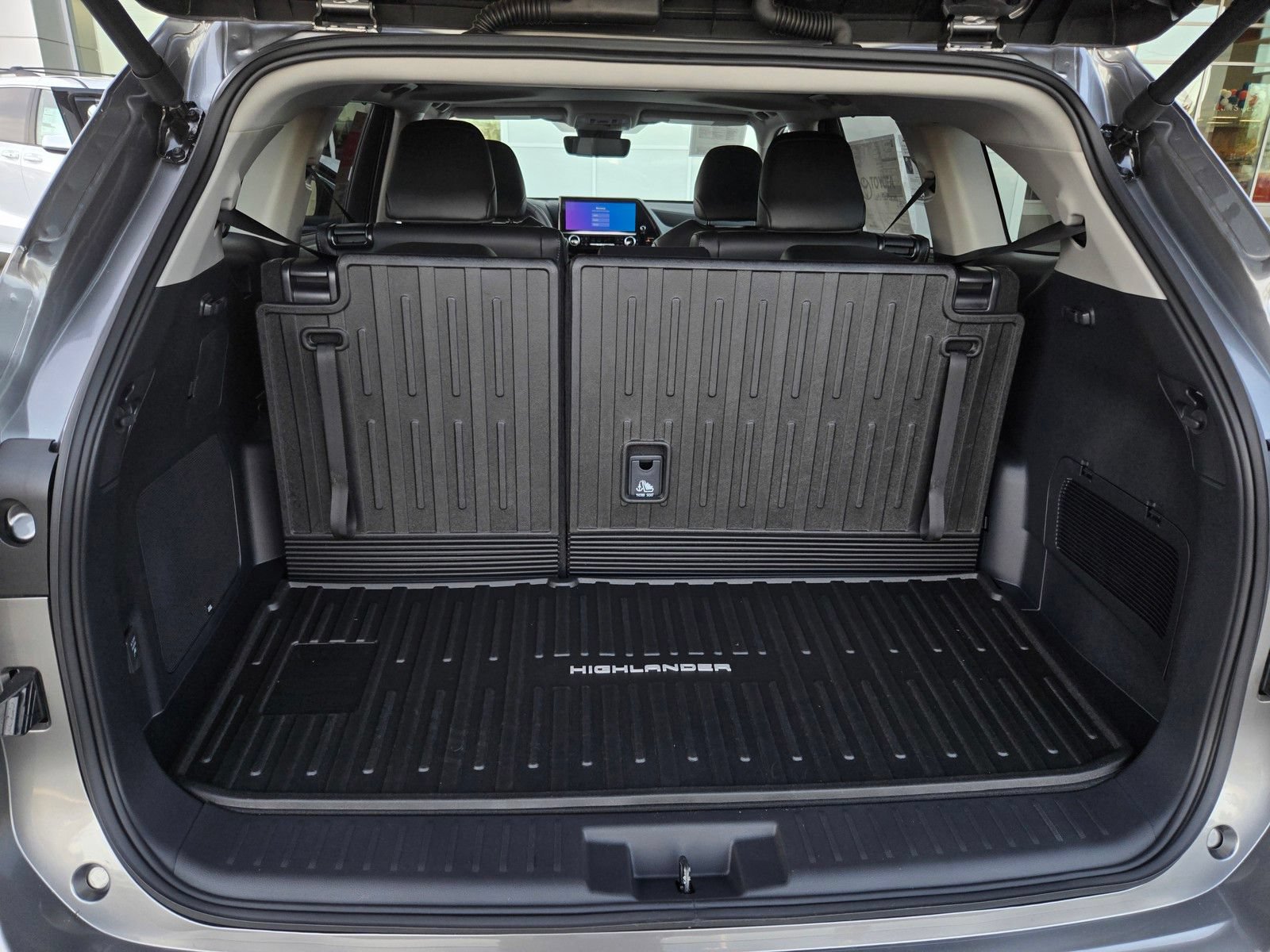 Certified 2026 Toyota Highlander Limited AWD/4WD image 24