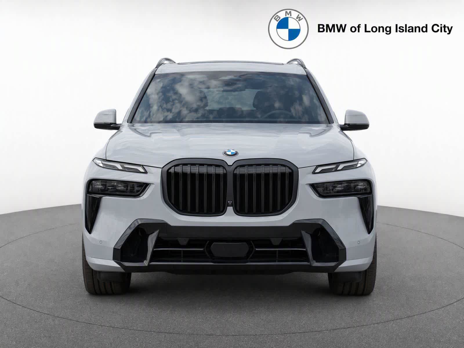 New 2027 BMW X7 xDrive40i w/ M Sport Package AWD/4WD image 2