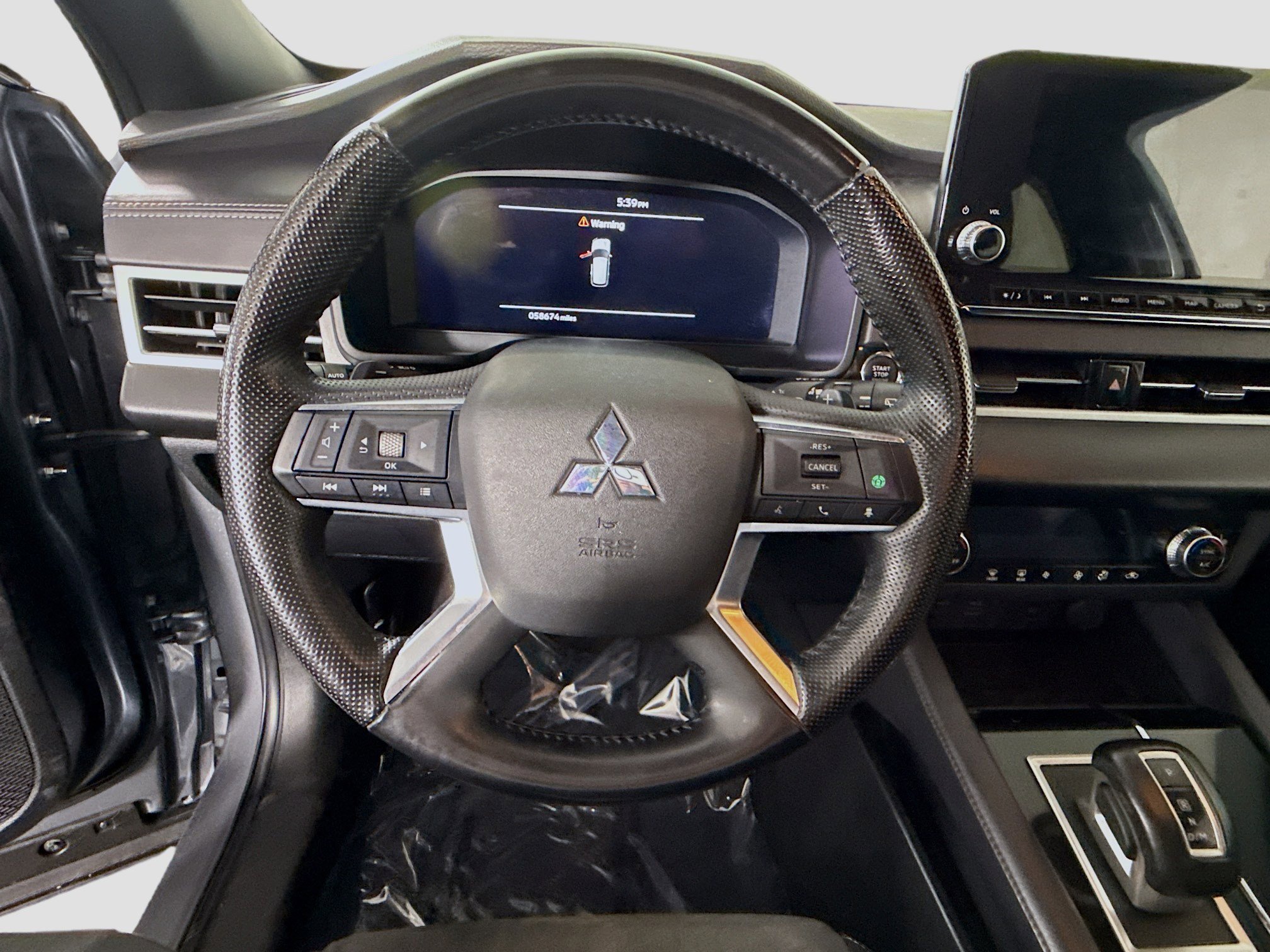 Used 2024 Mitsubishi Outlander SE Black Edition image 13