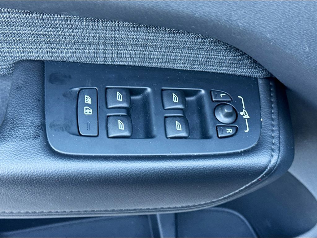 Used 2022 Volvo XC60 T8 Inscription Expression image 19