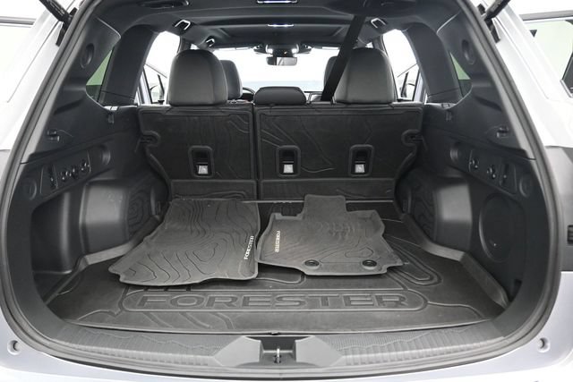 Used 2025 Subaru Forester Limited AWD/4WD image 16