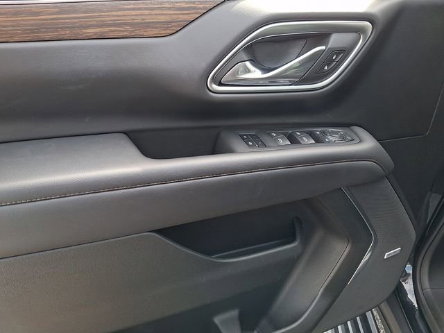 Used 2024 Chevrolet Suburban High Country image 13