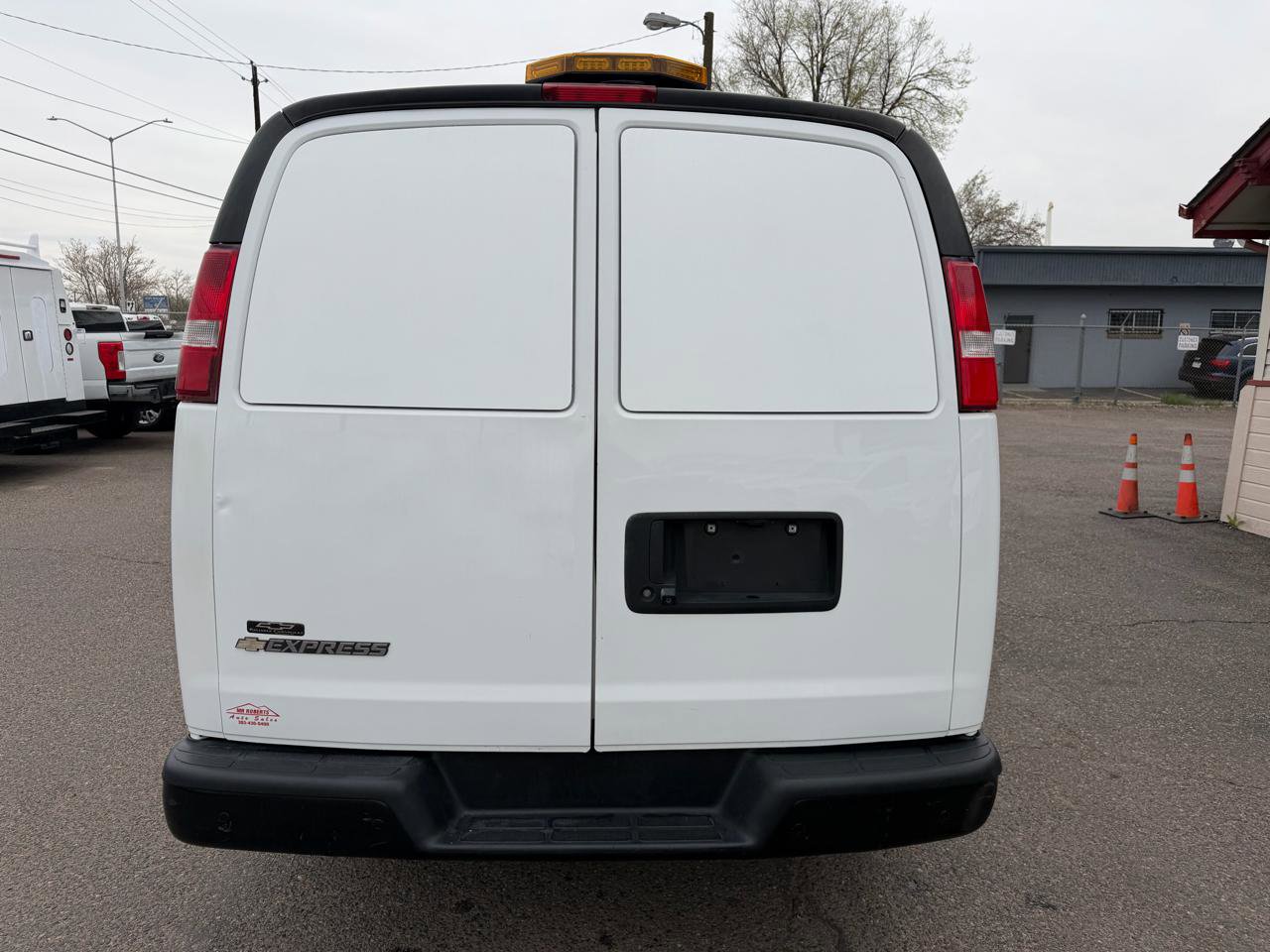 Used 2020 Chevrolet Express 2500 Extended w/ Communications Package RWD image 8